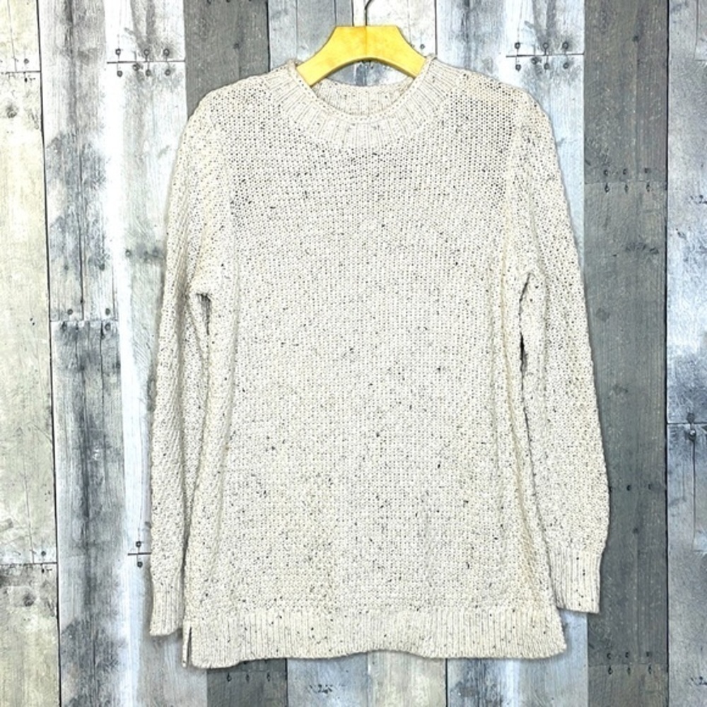 Loft Cream Colored Knit Crew Neck Sweater. Textured. Size Medium‎ Petite. EUC